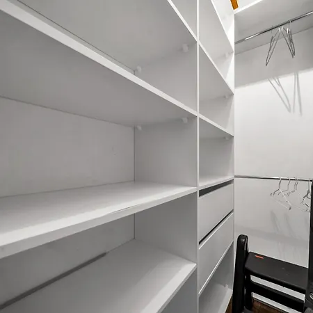 Apartman Wlochy With Workspace - By Rentujemy *