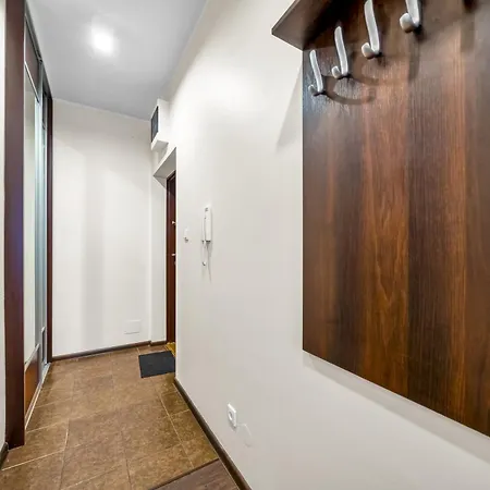 Apartamento Wlochy With Workspace - By Rentujemy